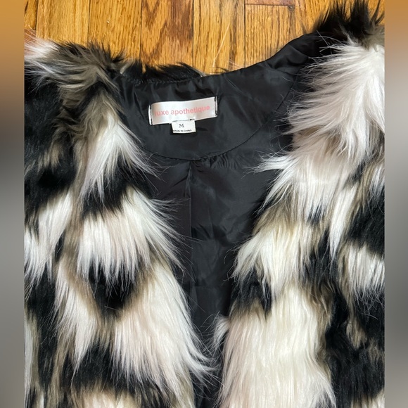 Luxe Apothetique Faux Fur vest SAME DAY SHIP - Picture 2 of 3
